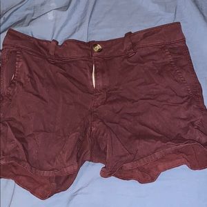 American Eagle maroon shorts